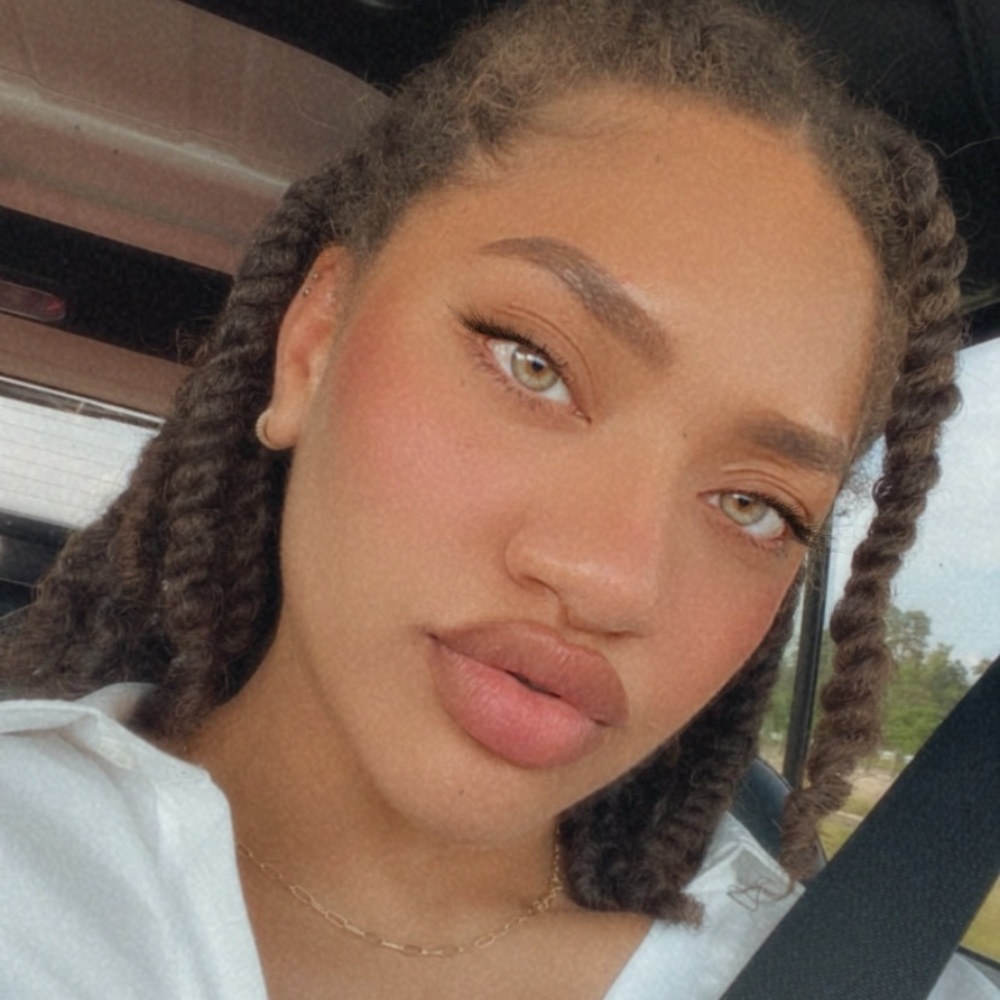 Meet your Posher, Jasmine